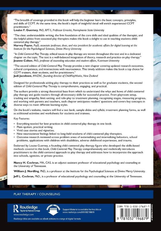 Child-Centered Play Therapy (Paperback)