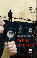 Achter de draad (Paperback)