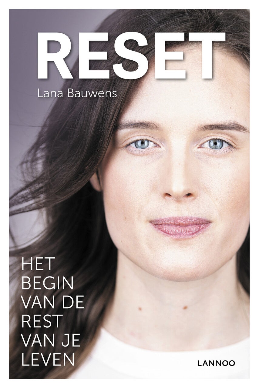 9789401467667_frontcover